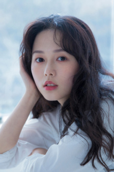 二曲亭亭玉女峰邻水插花像谁用